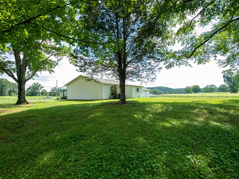 626 Lafayette Rd — Photo 11