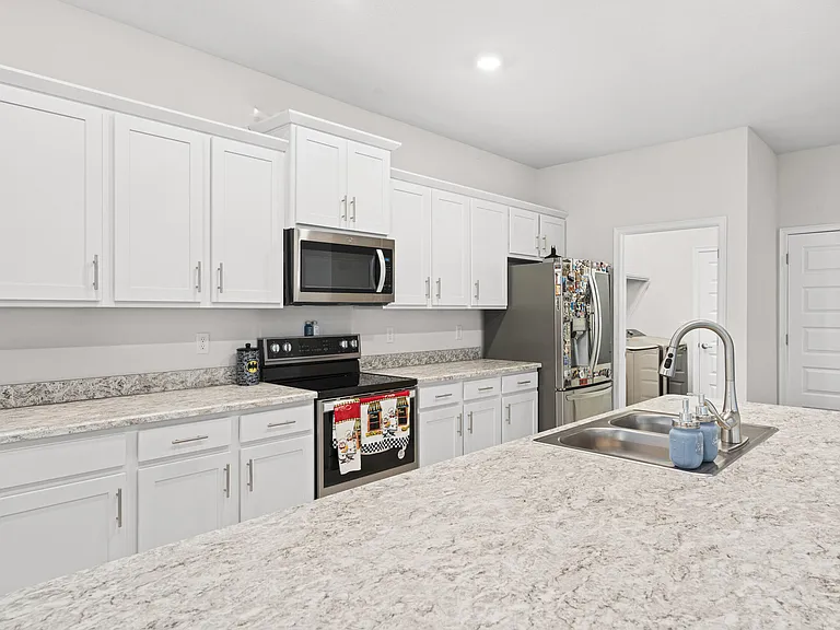 692 NE Turtleback Trl — Photo 16