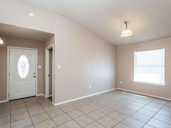 4th image of 6272 Parakeet Ct