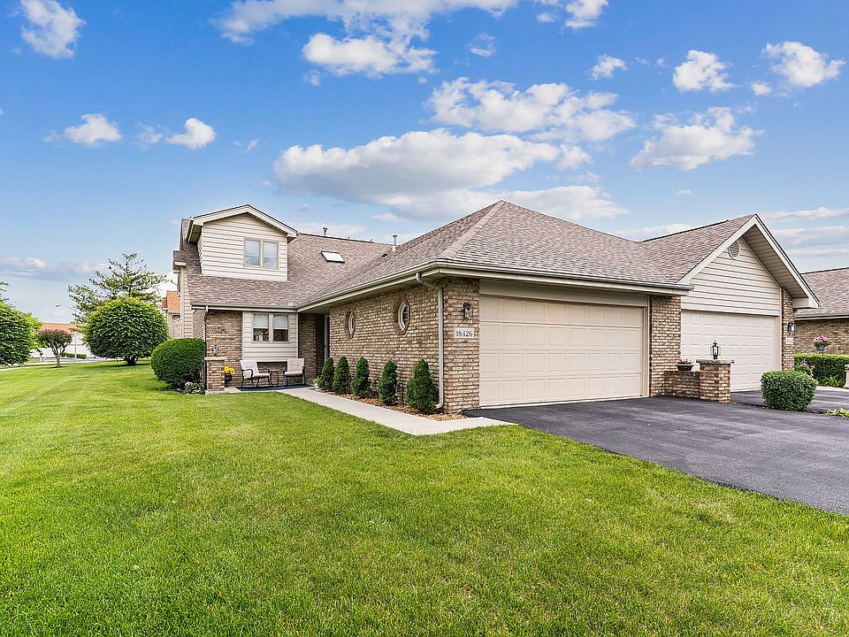 1st image of 18426 Lakeview Cir E