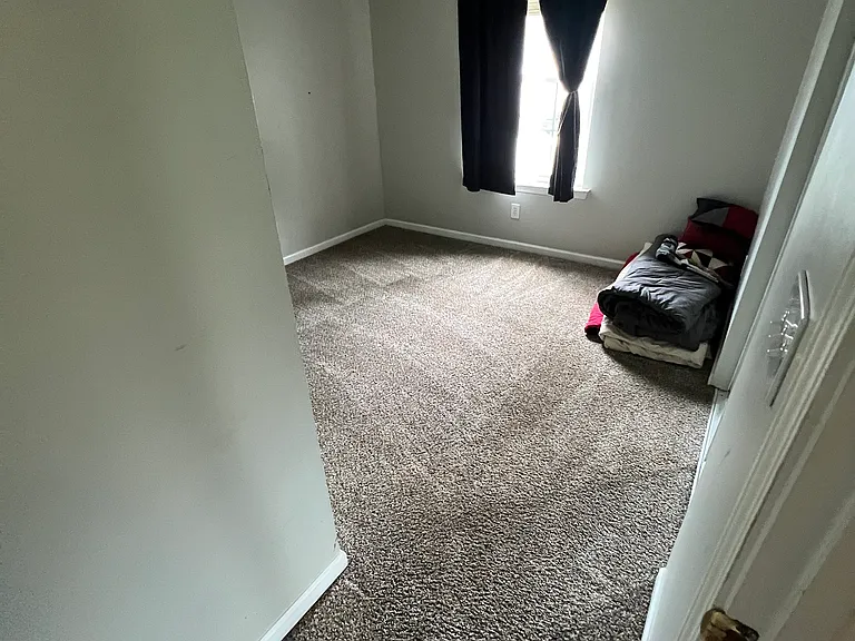 106 Trafalgar Ct — Photo 12