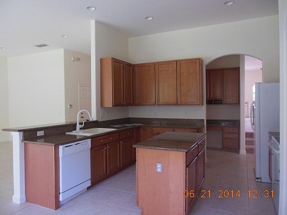 3rd image of 8519 Portobello Lane