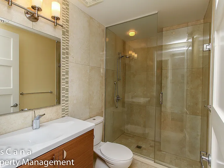 327 Breezehill Ave S #702 — Photo 19