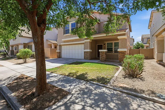 3 bed, 2.5 bath, 2090 sqft, $2,395 — Photo 2