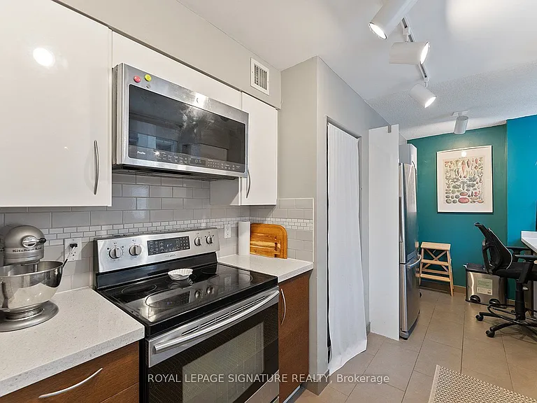 323 Richmond St E #412 — Photo 11