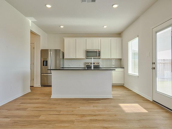5th image of 129 Honey Bee Rd