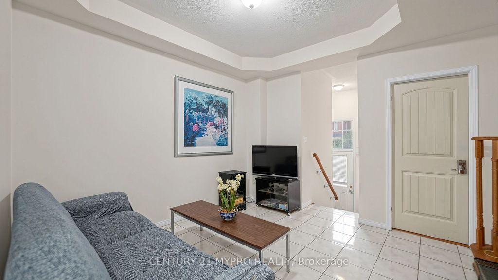 Apartment in Toronto - View 3