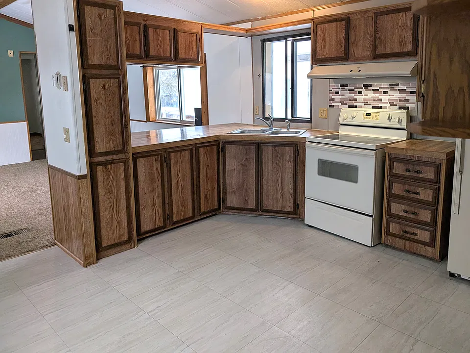 4 Wisconsin Creek Rd #11