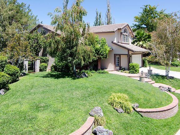 3rd image of 22571 Hickory Pl