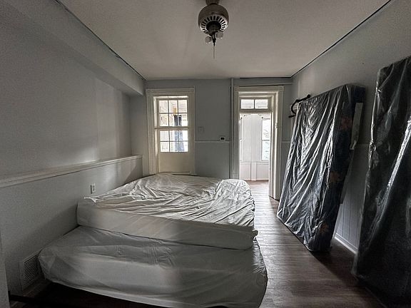 5th image of 39 Harmon St #3E