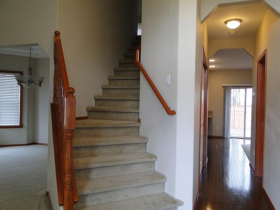 3rd image of 20503 196th Avenue Ct E