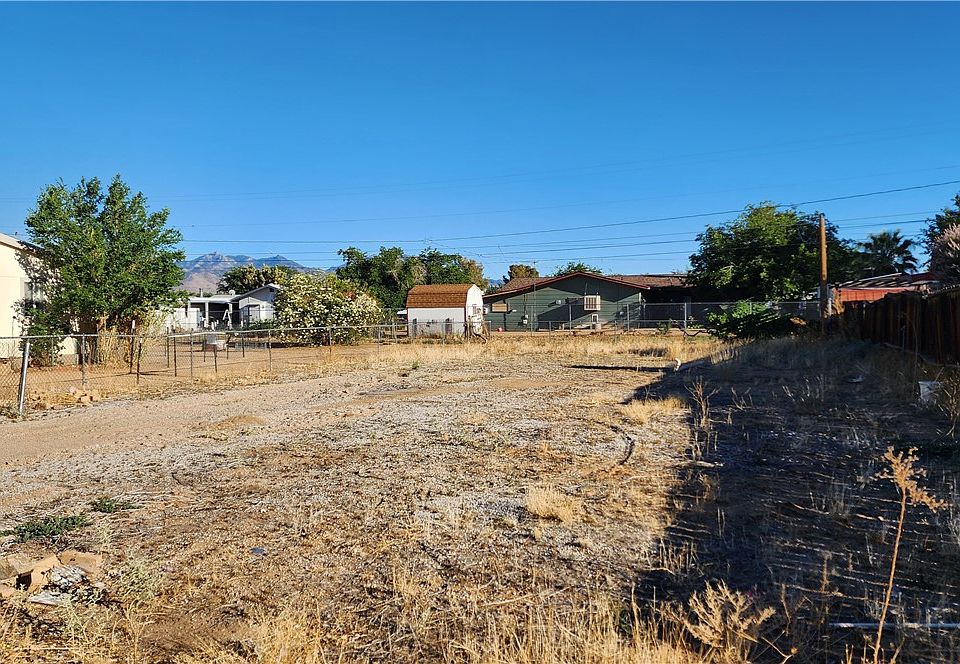2nd image of 3158 E Suffock Avenue