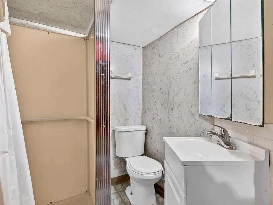 1210 Verl Pl