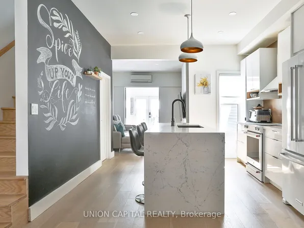 21 Alma Ave, Toronto, ON M6J 1N2