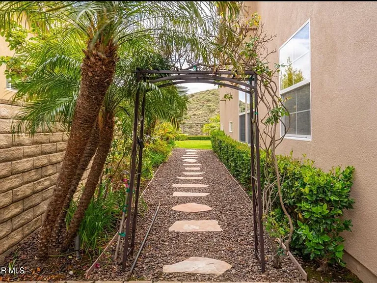 3194 Sunset Hills Blvd — Photo 22