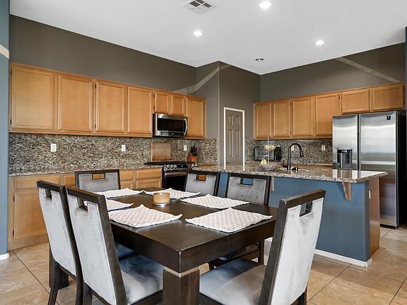 5th image of 40394 Amador Dr