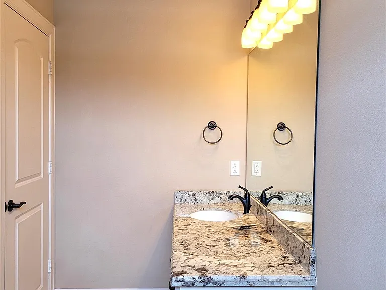 1508 Fowler St — Photo 44