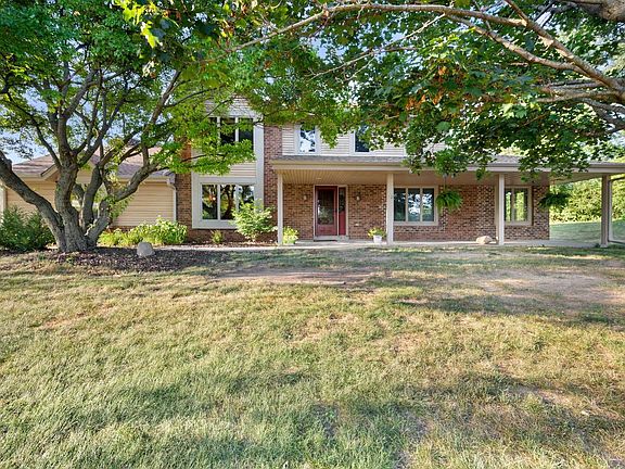 2nd image of S67W23715 Fernwood COURT