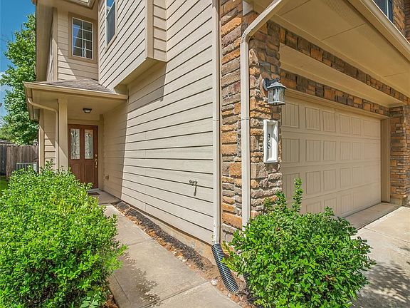 3rd image of 38 Whitekirk Pl