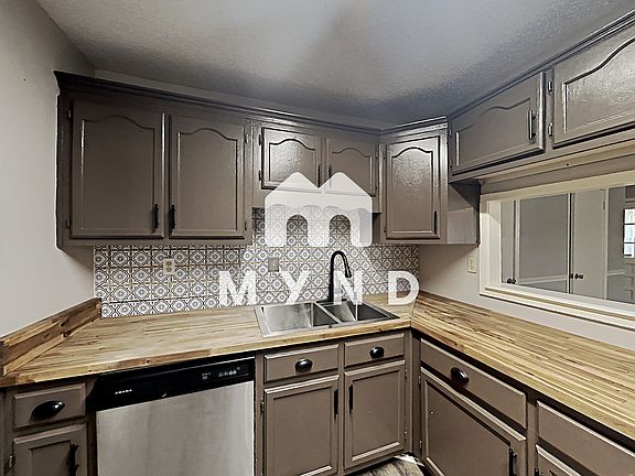 5th image of 833 Barsanti St
