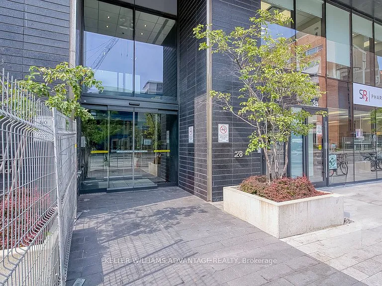 28 Wellesley St E #603 — Photo 3
