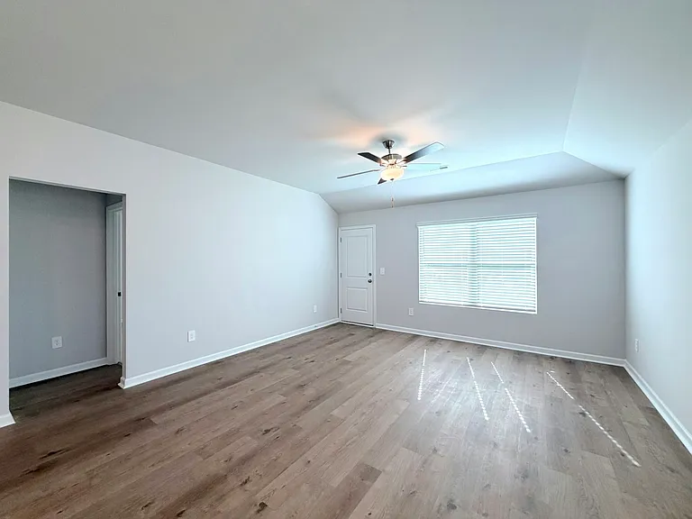 128 Challenger Way — Photo 9