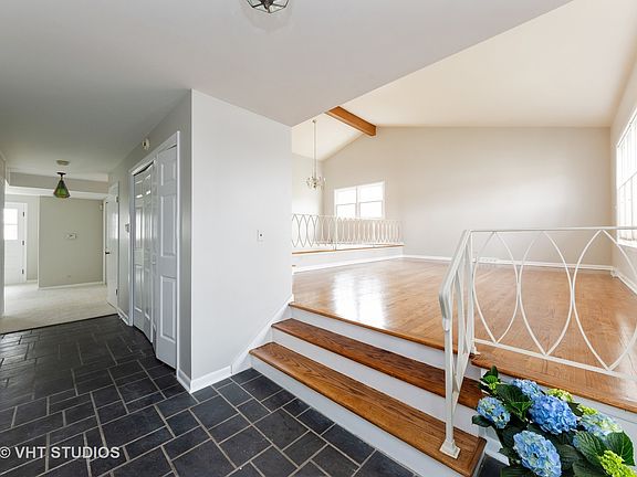 2nd image of 15 N Windsor Dr