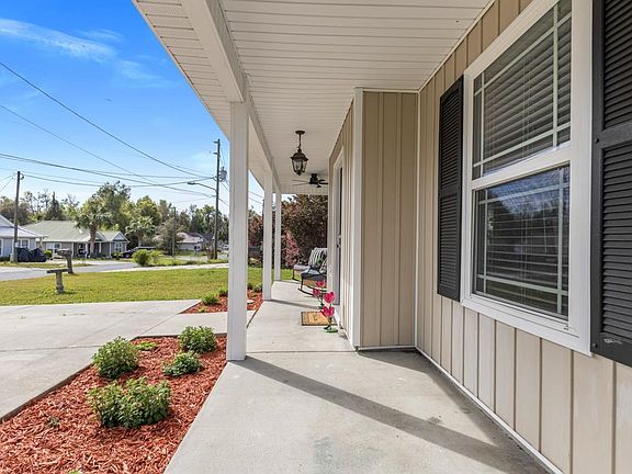 4th image of 6 Ruby Ln