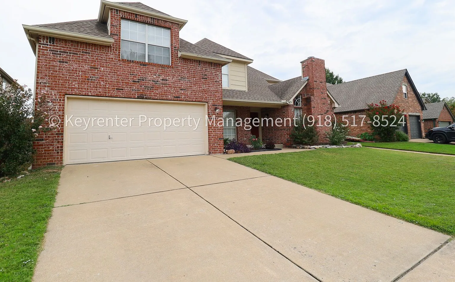 Spectacular 4 Bed | 4 Bath East Tulsa with Spacious Back yard! — Photo 2