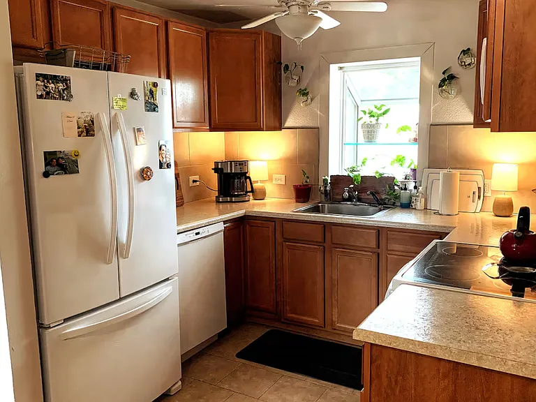 470 S Canosa Ct — Photo 6