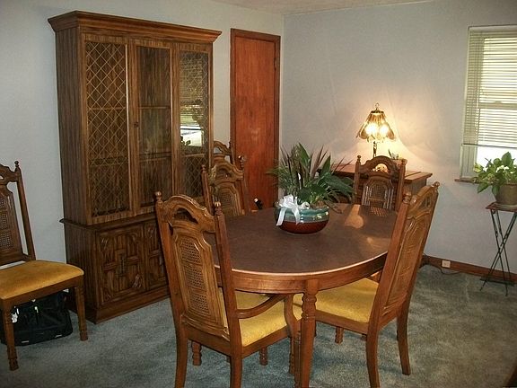 4th image of 2220 Townhill Dr