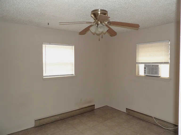 2616 SW H Ave #5 — Photo 5