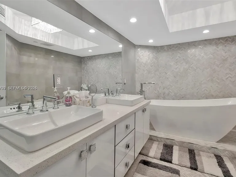 16425 Collins Ave #1612 — Photo 17