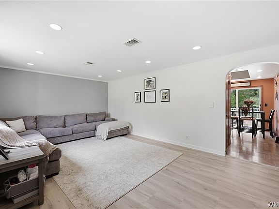 5th image of 64 Park Ave