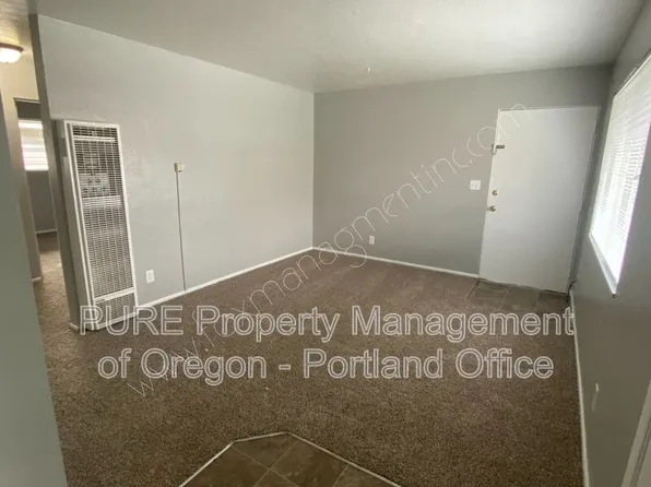 1049 SE Walnut St APT 7, Hillsboro, OR 97123