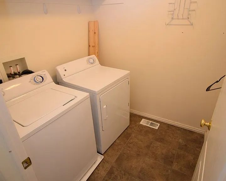 874 E Forest Park Ct — Photo 11