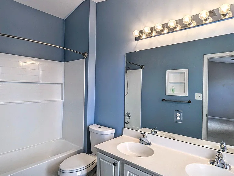 1009 Robin Hill Ter — Photo 14