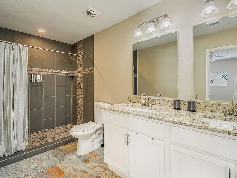 12005 Cromwell Dr — Photo 26