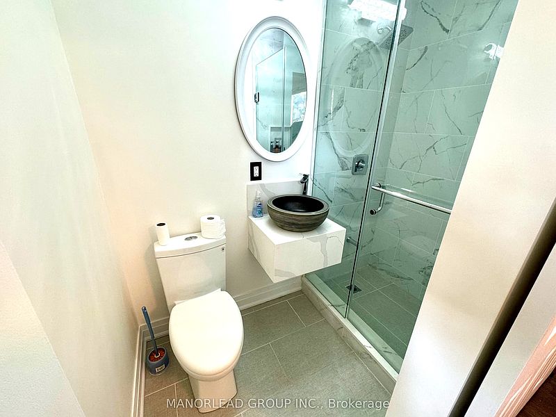 Toronto House for rent - 5 Bedrooms — photo 12