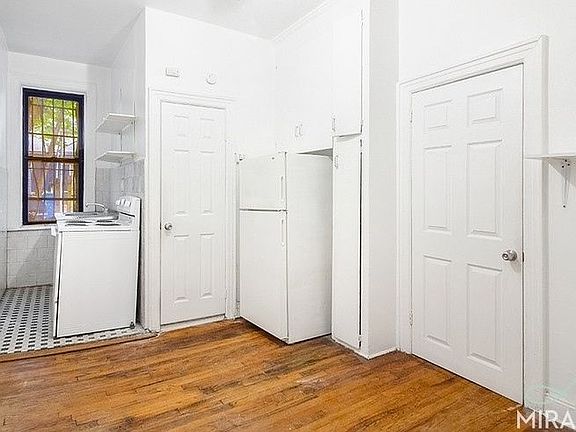 4th image of 274 E 3rd St APT 1A