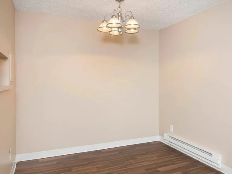 The Heights At Sheridan (Bayview Apts) — Photo 9
