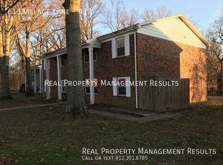 613 Village Ln APT 19, Newburgh, IN 47630