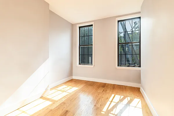 Rented by Compass | media 9