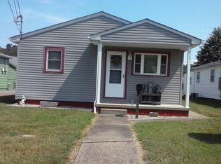 807 Gallatin St, Ravenswood, WV 26164