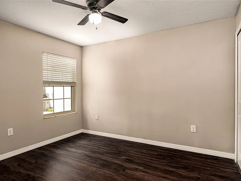724 Royal Empress Dr — Photo 21