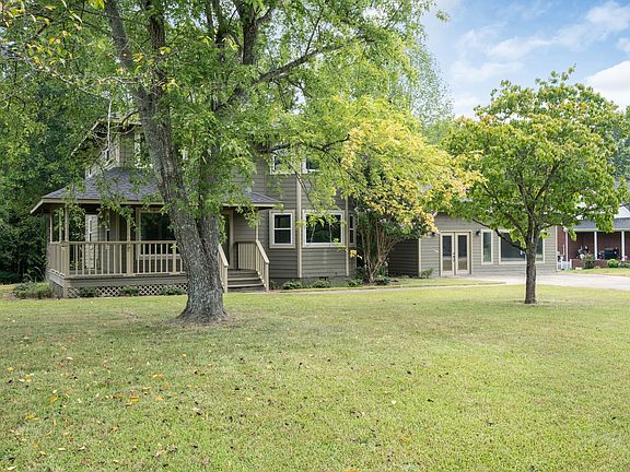 3rd image of 27 Rosie Anna Dr