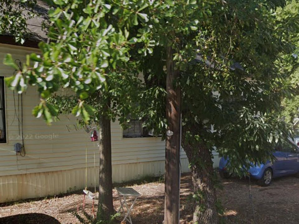 2nd image of 803 N Franklin St