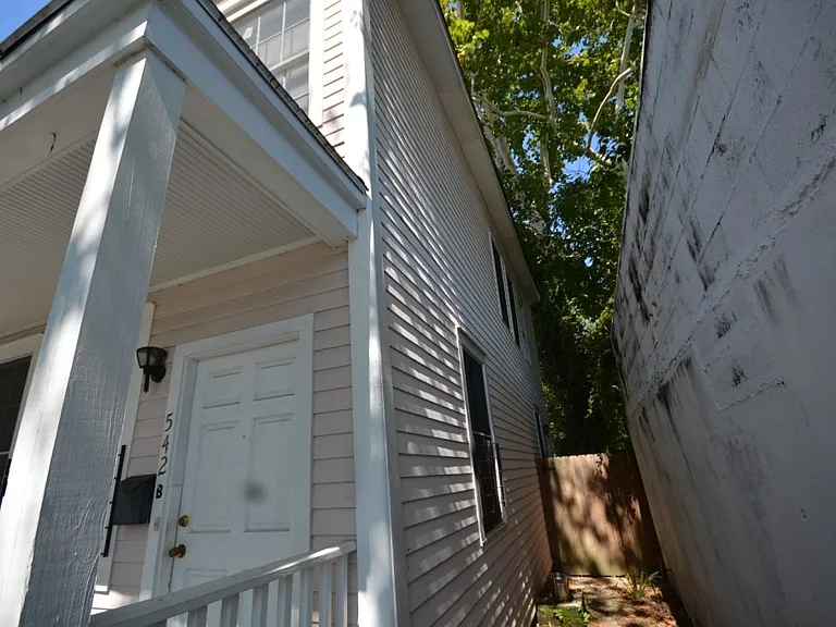542 E Anderson St #A — Photo 10