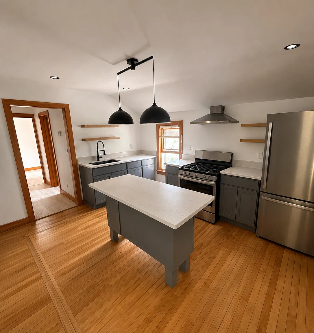 2 bed, 900 sqft, $1,800 — Photo 4