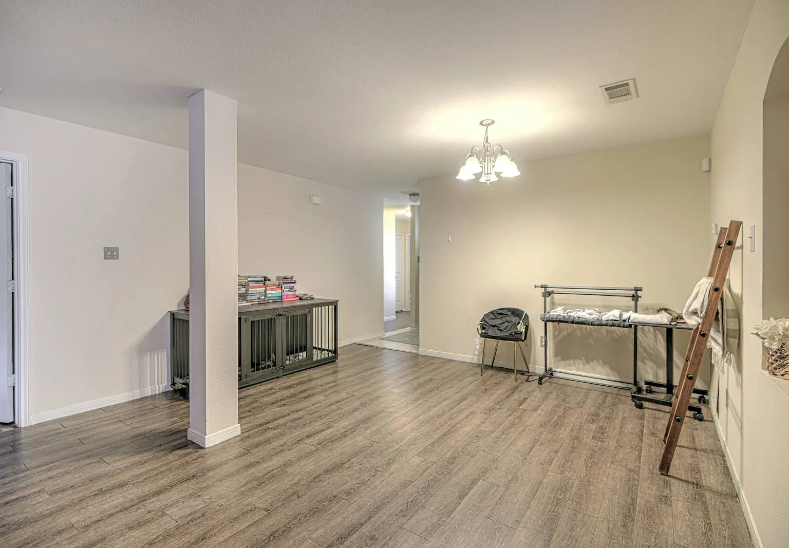 3 bed, 1394 sqft, $1,395 — Photo 2